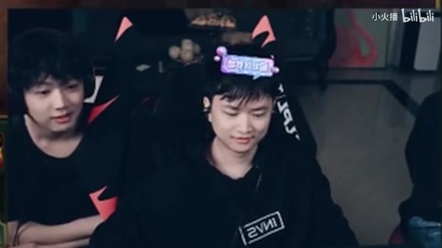 乐言：焕峰我都不知道怎么洗！焕峰：干的不是人事，再犯退网！